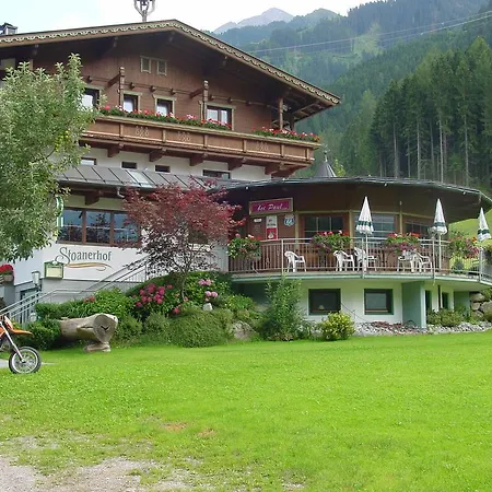Stoanerhof Otel Mayrhofen