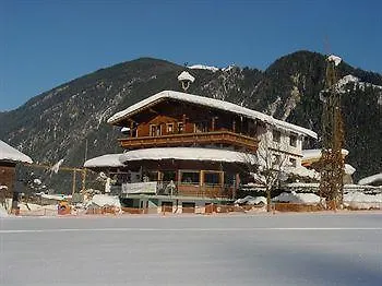 Hotel Stoanerhof 3*