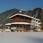 Hotel Stoanerhof 3*